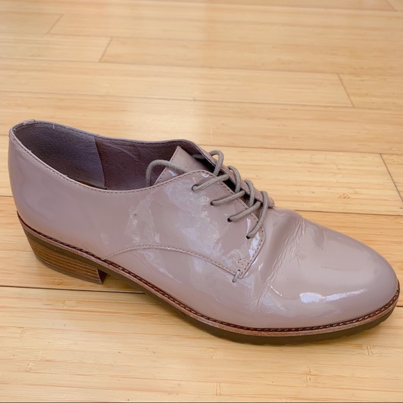 Rebecca Minkoff Shoes - Rebecca Minkoff nude patent leather oxfords, 9.5.